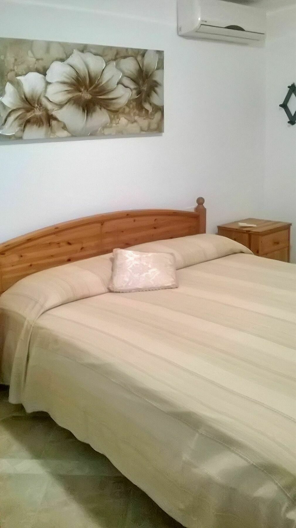 Independent Near Olbia, Sardinia, W/ Air Con, Terrace & Sea *